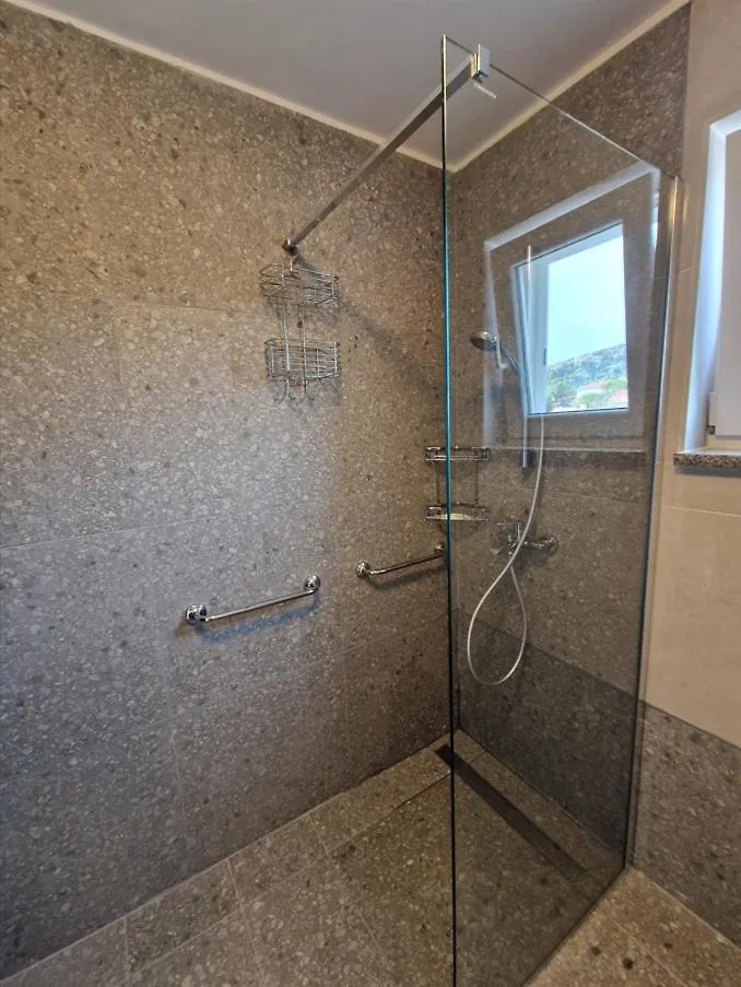 Modern Apartment Kompas Baska