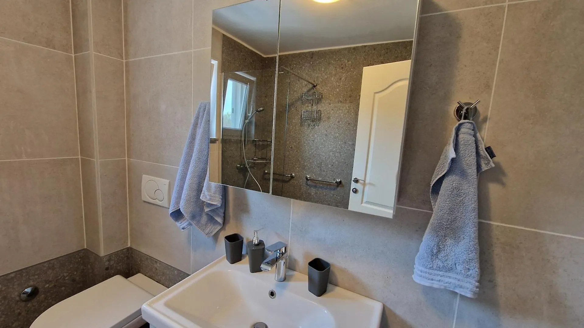 Modern Apartment Kompas Baska  Croatia